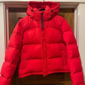 Aritzia Super Puff Shorty Medium